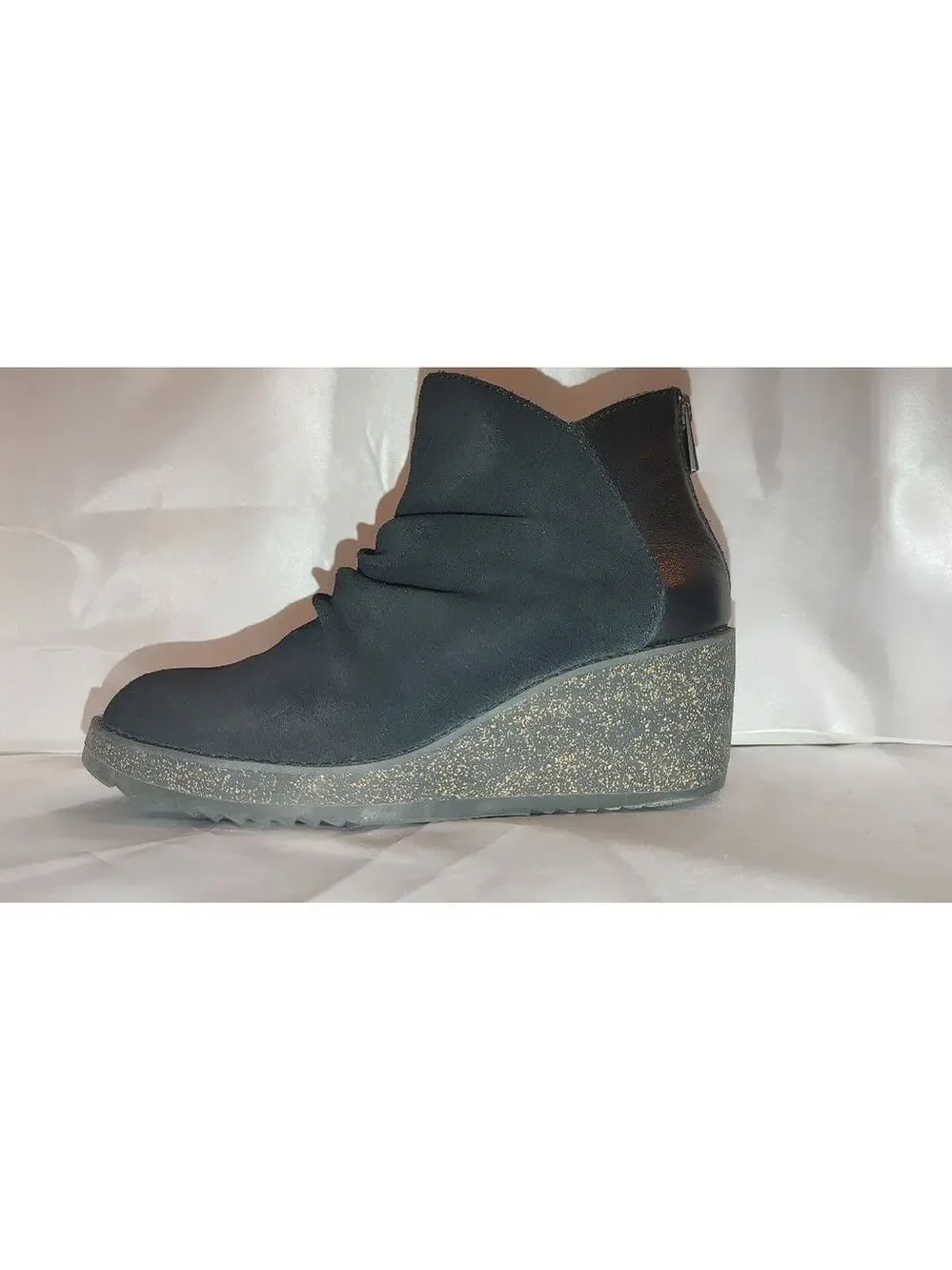 Aetrex Kara Suede Wedge Ankle Boot Size 7